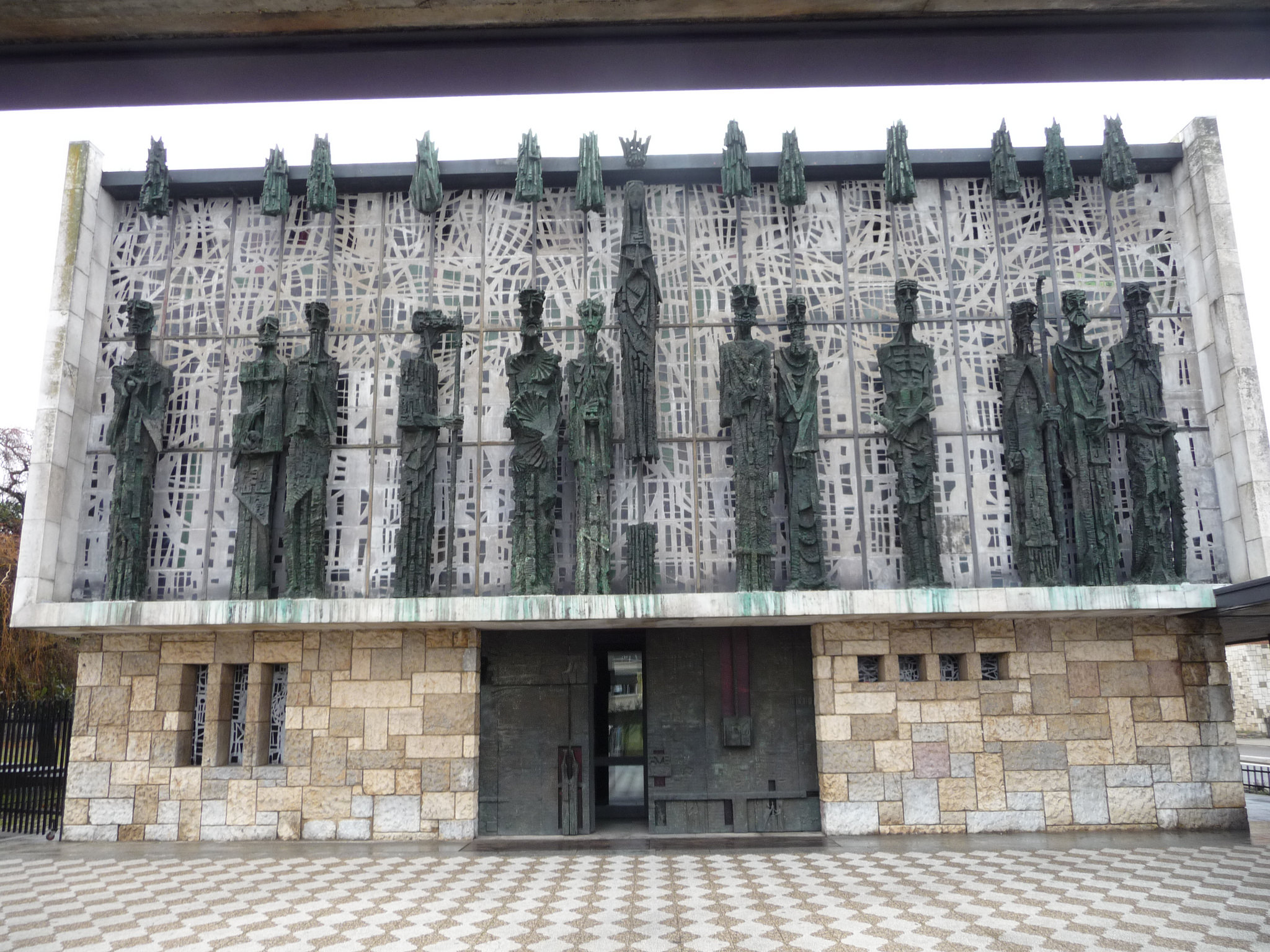 Etapa 9: De León A Astorga 2 A Basílica Modernista Da Virgen Del Camino, Com Esculturas De Subirachs, Etapa 9