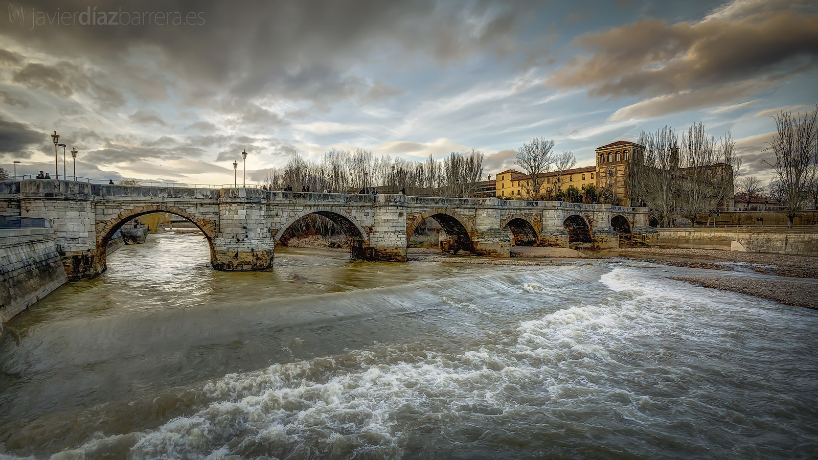 Etapa 9: De León A Astorga 1 A Ponte De San Marcos Sobre O Rio Bernesga À Saída De León, Etapa 9