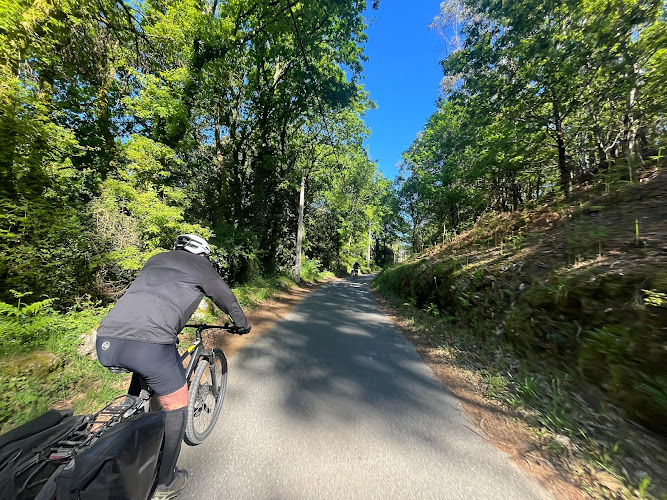 Eurovelo 1: Atlantic Coast By Bike From Algarve To Finisterre 3 Family On Tournride Rental E-Bikes On The Portuguese Coastal Way
