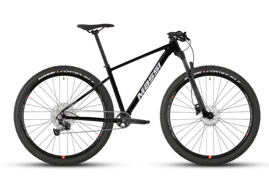 Mountain Bike Hardtail De Alumínio Massi Casta 29 Endurance, Na Cor Preta, Vista Lateral